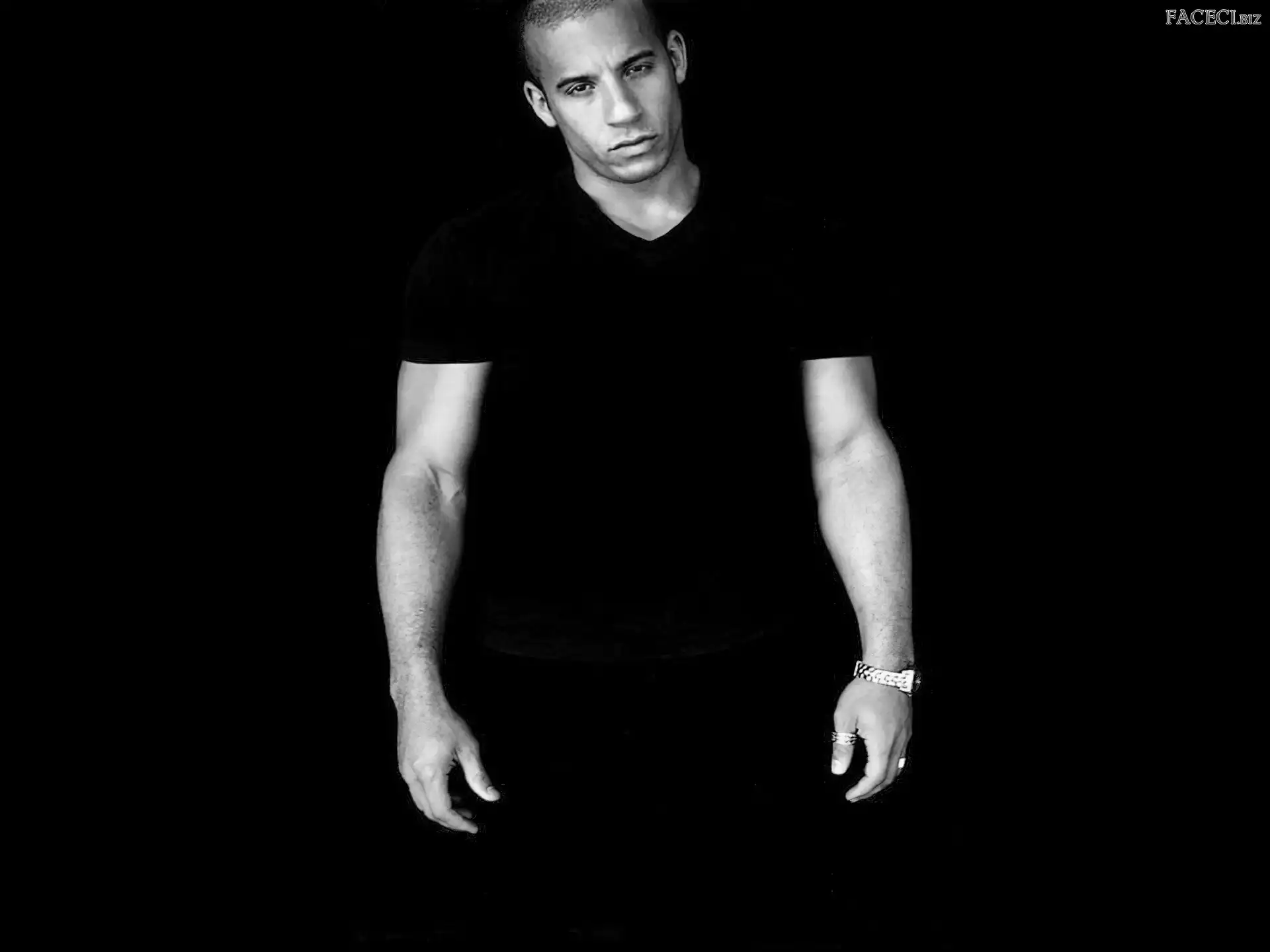 Vin Diesel, czarny strój